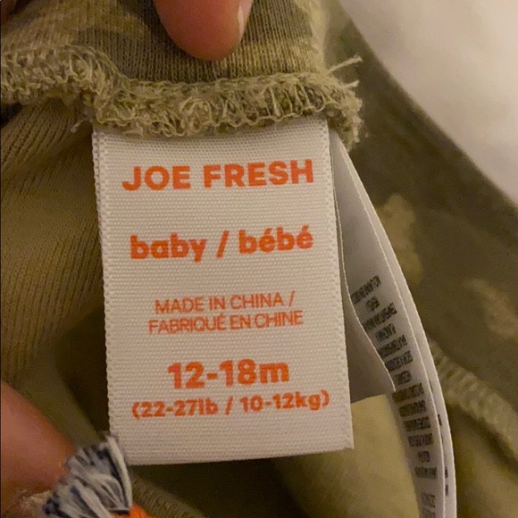 Lot of unisex baby clothing. 12-18months - Picture 6 of 6